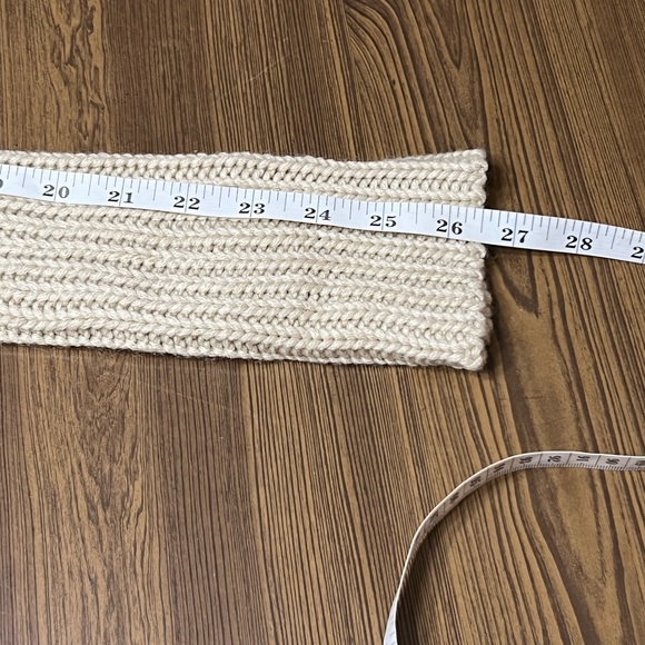 Ces Femme Array Tricks Up Your Sleeves Pom Pom Sweater Tan Size S NWT - Picture 7 of 7